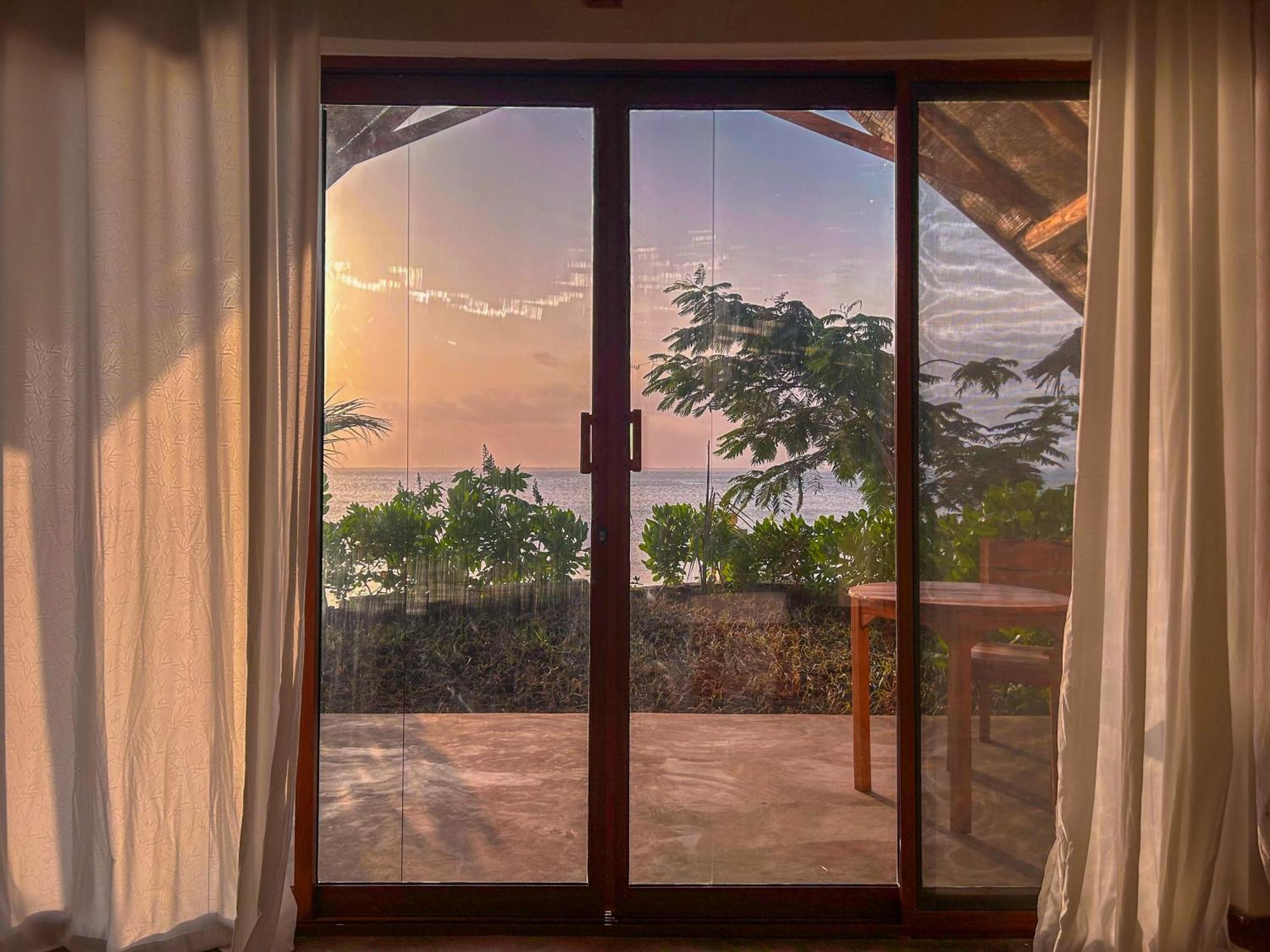 Kidoti Bay Hotel Exterior photo